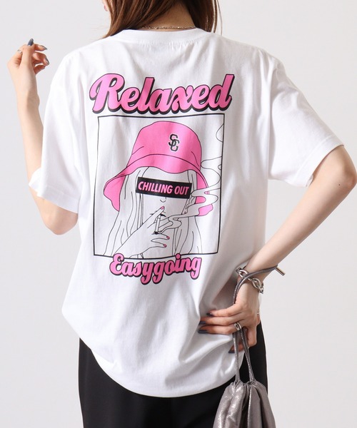 MODISH GAZE(モディシュガゼ)の「MODISH GAZE スモーキングガール Relaxed半袖Tシャツ(Tシャツ/カットソー・メンズ・ホワイト×ブルー/ブラック×パープル/ホワイト×ピンク/ホワイト系その他/ブラック×グリーン/ホワイト×グレー/ブラック×ブルー・XL/L/M)」の4枚目の写真