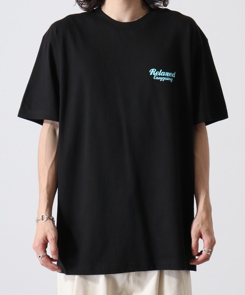MODISH GAZE(モディシュガゼ)の「MODISH GAZE スモーキングガール Relaxed半袖Tシャツ(Tシャツ/カットソー・メンズ・ホワイト×ブルー/ブラック×パープル/ホワイト×ピンク/ホワイト系その他/ブラック×グリーン/ホワイト×グレー/ブラック×ブルー・XL/L/M)」の20枚目の写真