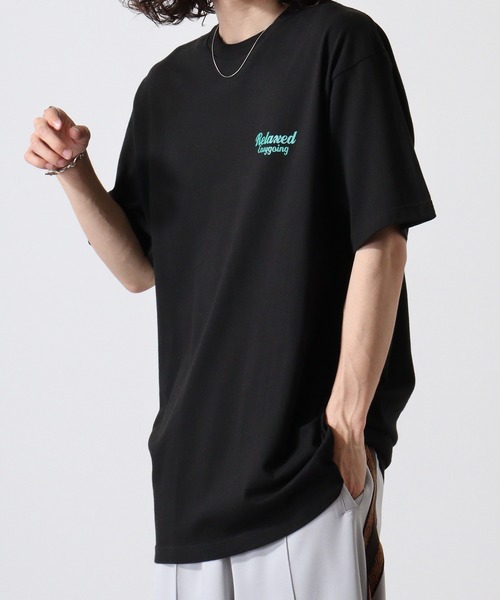 MODISH GAZE(モディシュガゼ)の「MODISH GAZE スモーキングガール Relaxed半袖Tシャツ(Tシャツ/カットソー・メンズ・ホワイト×ブルー/ブラック×パープル/ホワイト×ピンク/ホワイト系その他/ブラック×グリーン/ホワイト×グレー/ブラック×ブルー・XL/L/M)」の13枚目の写真