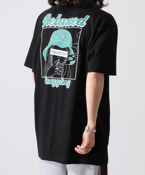 MODISH GAZE(モディシュガゼ)の「MODISH GAZE スモーキングガール Relaxed半袖Tシャツ(Tシャツ/カットソー・メンズ・ホワイト×ブルー/ブラック×パープル/ホワイト×ピンク/ホワイト系その他/ブラック×グリーン/ホワイト×グレー/ブラック×ブルー・XL/L/M)」の16枚目の写真