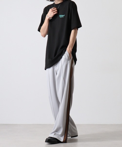 MODISH GAZE(モディシュガゼ)の「MODISH GAZE スモーキングガール Relaxed半袖Tシャツ(Tシャツ/カットソー・メンズ・ホワイト×ブルー/ブラック×パープル/ホワイト×ピンク/ホワイト系その他/ブラック×グリーン/ホワイト×グレー/ブラック×ブルー・XL/L/M)」の18枚目の写真