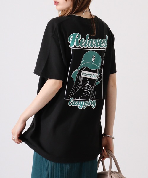 MODISH GAZE(モディシュガゼ)の「MODISH GAZE スモーキングガール Relaxed半袖Tシャツ(Tシャツ/カットソー・メンズ・ホワイト×ブルー/ブラック×パープル/ホワイト×ピンク/ホワイト系その他/ブラック×グリーン/ホワイト×グレー/ブラック×ブルー・XL/L/M)」の9枚目の写真