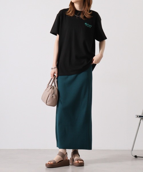 MODISH GAZE(モディシュガゼ)の「MODISH GAZE スモーキングガール Relaxed半袖Tシャツ(Tシャツ/カットソー・メンズ・ホワイト×ブルー/ブラック×パープル/ホワイト×ピンク/ホワイト系その他/ブラック×グリーン/ホワイト×グレー/ブラック×ブルー・XL/L/M)」の11枚目の写真