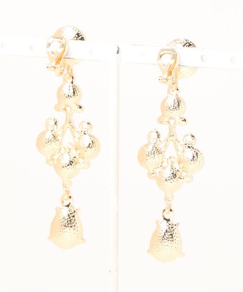 FOREVER 21(フォーエバー トゥエンティーワン)の「アンティーク風イヤリング(イヤリング・レディース・ブラック/レッド・FREE)」の6枚目の写真