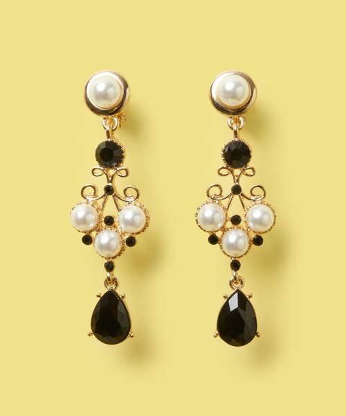 FOREVER 21(フォーエバー トゥエンティーワン)の「アンティーク風イヤリング(イヤリング・レディース・ブラック/レッド・FREE)」の2枚目の写真