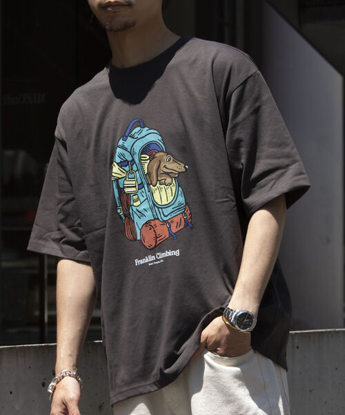 Franklin Climbing（フランクリンクライミング）の「【Franklin Climbing】バックパック&ドッググラフィックテックTシャツ（Tシャツ/カットソー・メンズ・ライトパープル/オフホワイト/チャコールグレー・M/L）」の3枚目の写真