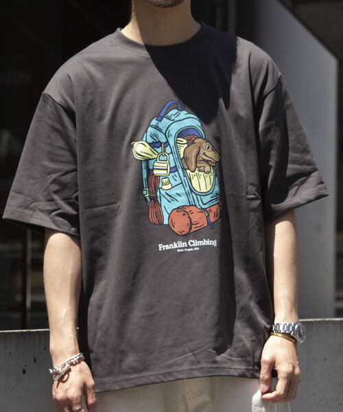 Franklin Climbing（フランクリンクライミング）の「【Franklin Climbing】バックパック&ドッググラフィックテックTシャツ（Tシャツ/カットソー・メンズ・ライトパープル/オフホワイト/チャコールグレー・M/L）」の8枚目の写真