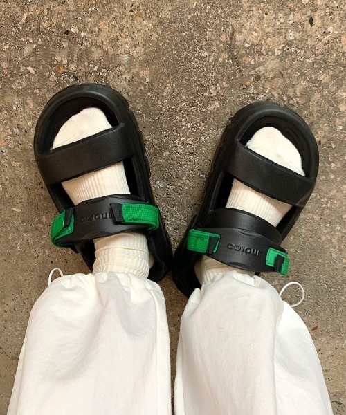 Vipoa（ヴィポア）の「カジュアルダッドサンダル（サンダル・レディース・ホワイト/ブラック・SMALL/MEDIUM/LARGE）」の2枚目の写真