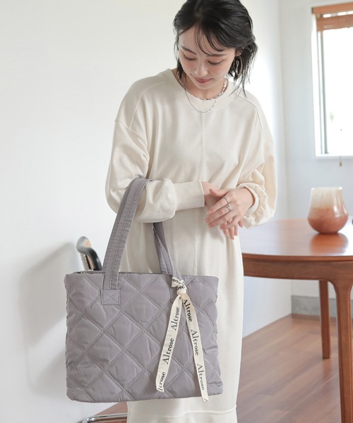 ALTROSE（アルトローズ）の「ロゴリボン キルティング A4 トート マグメット2（トートバッグ・レディース・アイボリー/カーキ/グレー/ブラック/ピンク/ベージュ・FREE）」の20枚目の写真