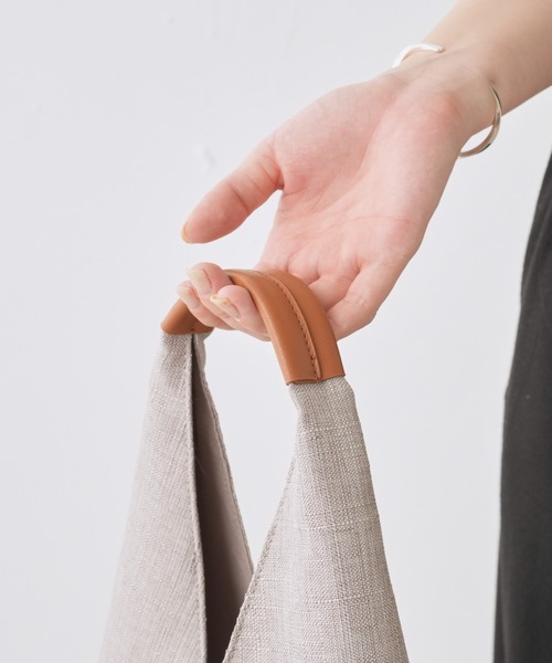 Actually（アクチュアリー）の「トライアングルバッグ S（トートバッグ・レディース・ブラック/ベージュ/ブルー・フリー）」の13枚目の写真