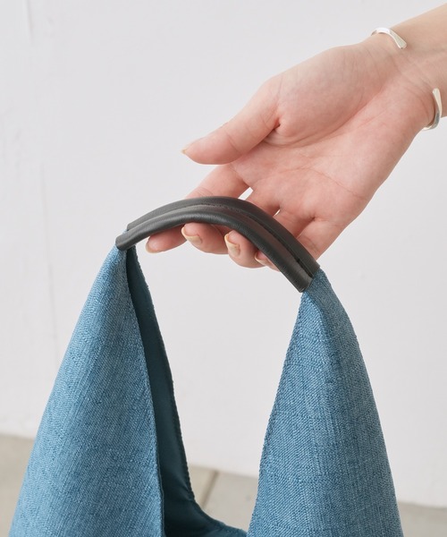 Actually（アクチュアリー）の「トライアングルバッグ S（トートバッグ・レディース・ブラック/ベージュ/ブルー・フリー）」の16枚目の写真