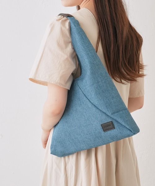 Actually（アクチュアリー）の「トライアングルバッグ S（トートバッグ・レディース・ブラック/ベージュ/ブルー・フリー）」の7枚目の写真