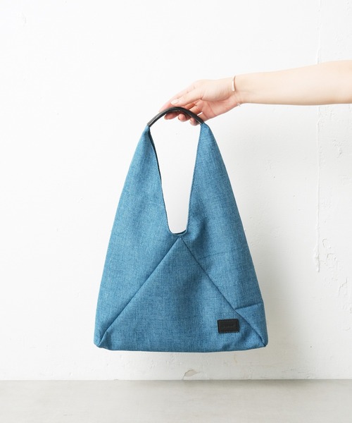 Actually（アクチュアリー）の「トライアングルバッグ S（トートバッグ・レディース・ブラック/ベージュ/ブルー・フリー）」の5枚目の写真