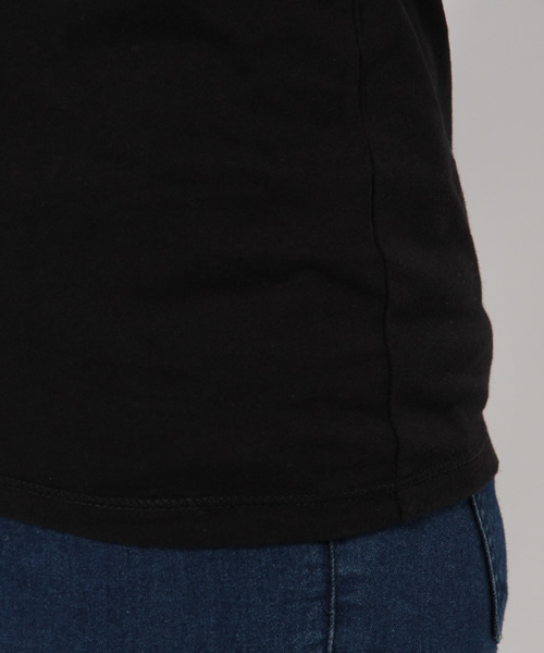 AZUL by moussy（アズールバイマウジー）の「タンブラー天竺カットオフV/N半袖PO（Tシャツ/カットソー・レディース・オフホワイト/トップグレー/ネイビー/ブラック/カーキ系・LARGE/SMALL/X-LARGE/MEDIUM）」の12枚目の写真