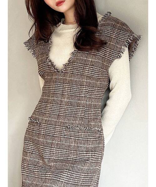 RESEXXY（リゼクシー）の「クルーネックリブニットトップス（ニット/セーター・レディース・ブラック/グレー/アイボリー・FREE）」の2枚目の写真