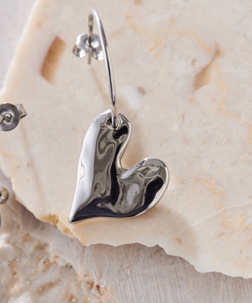 ear PAPILLONNER(イアパピヨネ)の「《金属アレルギー対応》ステンレス・ハート×フープピアス(ピアス(両耳用)・レディース・シルバー/ゴールド・FREE)」の15枚目の写真