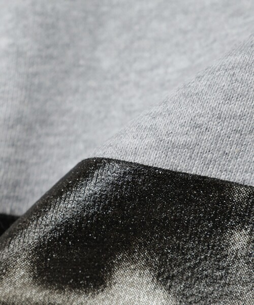 BEAMS T(ビームスティー)の「BEAMS T / BLACK RAIN クルーネック スウェット(スウェット・メンズ・グレー/ブラック・MEDIUM/SMALL/LARGE/X-LARGE)」の7枚目の写真