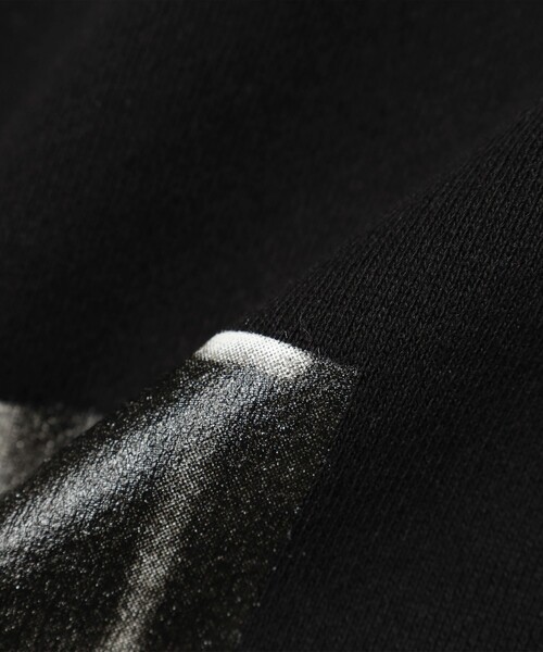 BEAMS T(ビームスティー)の「BEAMS T / BLACK RAIN クルーネック スウェット(スウェット・メンズ・グレー/ブラック・MEDIUM/SMALL/LARGE/X-LARGE)」の10枚目の写真