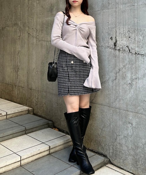 INGNI(イング)の「オフショルリボンフレアスリーブニット(ニット/セーター・レディース・ブラック/グレー系その他/アイボリー・M)」の22枚目の写真