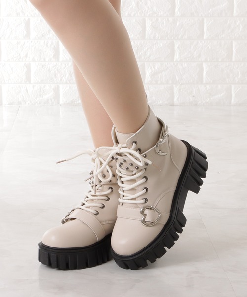 レザー調スタッズ付きレースアップショートブーツ（ブーツ）｜Lace