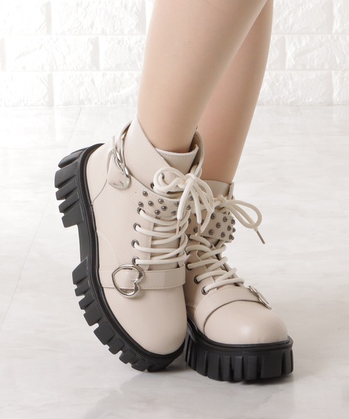 レザー調スタッズ付きレースアップショートブーツ（ブーツ）｜Lace