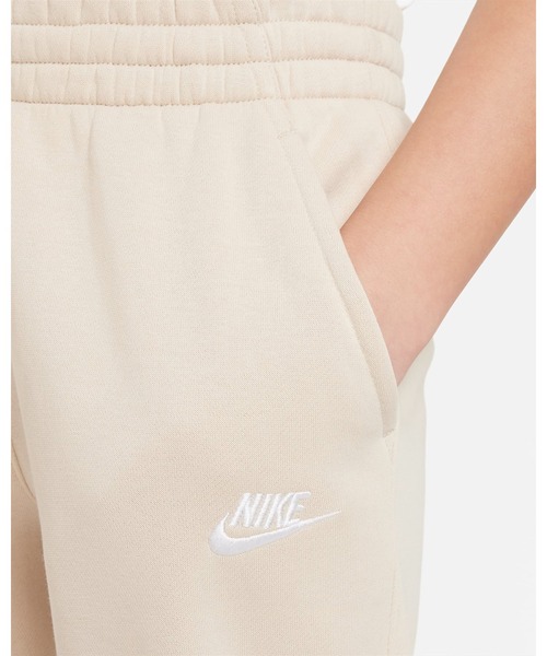 NIKE（ナイキ）の「《NIKEアパレル》YTHNSWクラブフリースLBジョガーパンツ（その他パンツ・キッズ・ベージュ系その他/ブラック/グレー/ライトグリーン/ライトインディゴブルー/ベージュ系/ブルー系その他・150/130/140/160）」の16枚目の写真