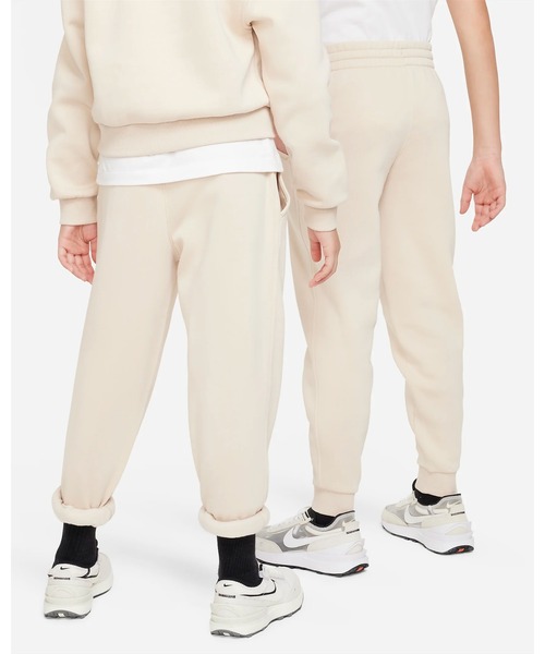 NIKE（ナイキ）の「《NIKEアパレル》YTHNSWクラブフリースLBジョガーパンツ（その他パンツ・キッズ・ベージュ系その他/ブラック/グレー/ライトグリーン/ライトインディゴブルー/ベージュ系/ブルー系その他・150/130/140/160）」の18枚目の写真
