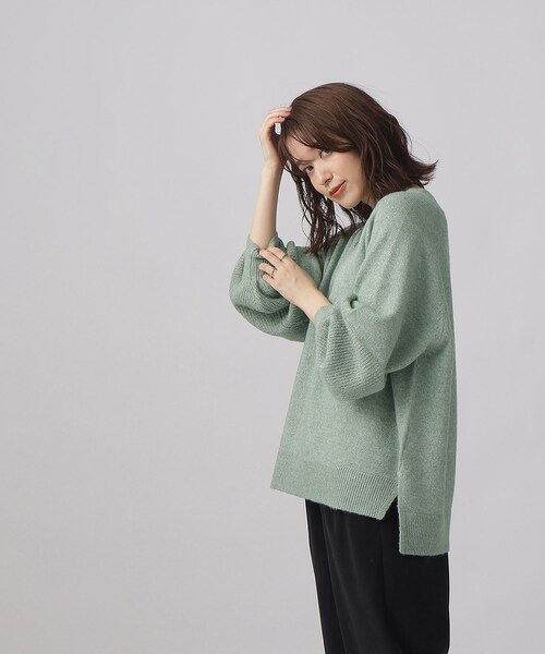 SHOO・LA・RUE(シューラルー)の「◆【体型カバー】上品な抜け感 ぽわん袖 ラメニット(ニット/セーター・レディース・ピンク系/ネイビー/グリーン系/ベージュ・00)」の7枚目の写真