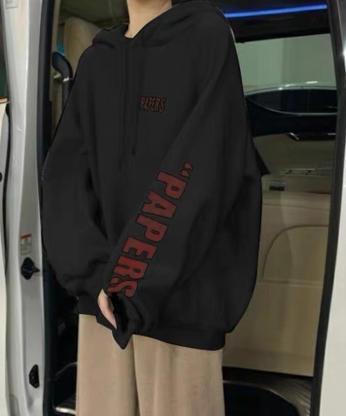 DIAVEL（ディアベル）の「裏起毛　袖ロゴプリント　ルーズパーカー（パーカー・レディース・ホワイト/ブラック/ベージュ・M）」の2枚目の写真