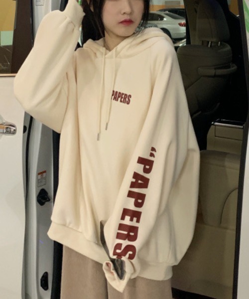 DIAVEL（ディアベル）の「裏起毛　袖ロゴプリント　ルーズパーカー（パーカー・レディース・ホワイト/ブラック/ベージュ・M）」の9枚目の写真