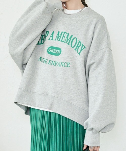 kirakiraShop（キラキラショップ）の「裏起毛コクーンロゴスウェット（スウェット・レディース・カーキ/ブラック/ベージュ/ラベンダー/グレー系その他/グレー系その他2/チャコール・FREE）」の2枚目の写真