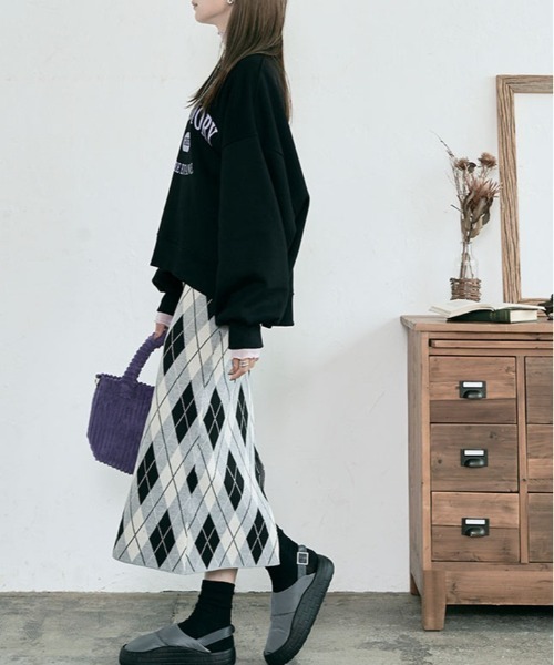 kirakiraShop（キラキラショップ）の「裏起毛コクーンロゴスウェット（スウェット・レディース・カーキ/ブラック/ベージュ/ラベンダー/グレー系その他/グレー系その他2/チャコール・FREE）」の11枚目の写真