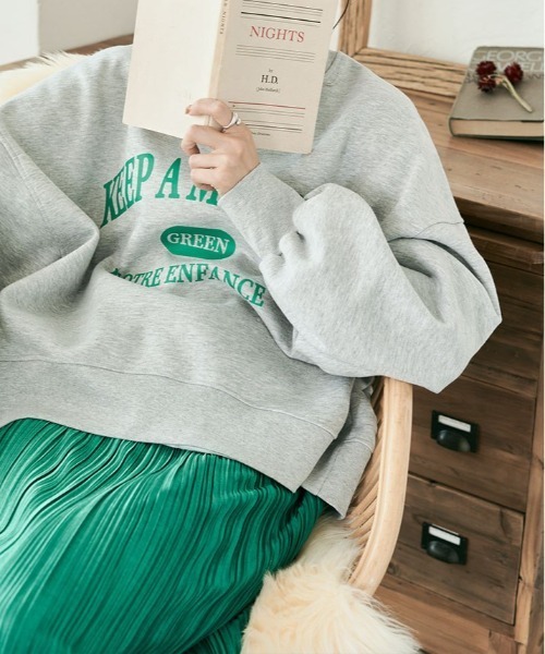 kirakiraShop（キラキラショップ）の「裏起毛コクーンロゴスウェット（スウェット・レディース・カーキ/ブラック/ベージュ/ラベンダー/グレー系その他/グレー系その他2/チャコール・FREE）」の14枚目の写真