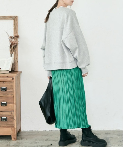 kirakiraShop（キラキラショップ）の「裏起毛コクーンロゴスウェット（スウェット・レディース・カーキ/ブラック/ベージュ/ラベンダー/グレー系その他/グレー系その他2/チャコール・FREE）」の17枚目の写真