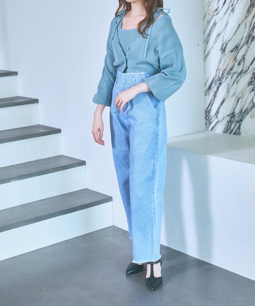 mysty woman(ミスティウーマン)の「ハイウエストカーブデニムパンツ 996920(デニムパンツ・レディース・ネイビー/ブラック/ブルー・SMALL/MEDIUM)」の7枚目の写真