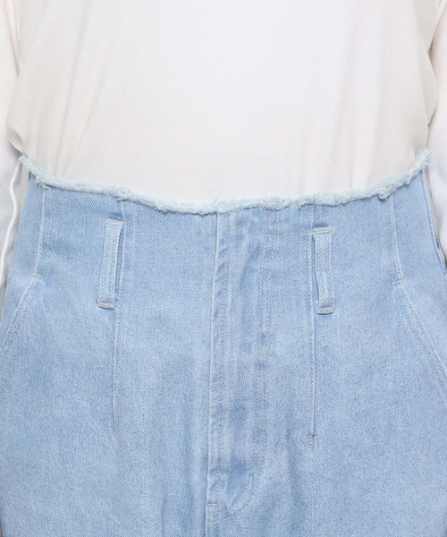 mysty woman(ミスティウーマン)の「ハイウエストカーブデニムパンツ 996920(デニムパンツ・レディース・ネイビー/ブラック/ブルー・SMALL/MEDIUM)」の14枚目の写真