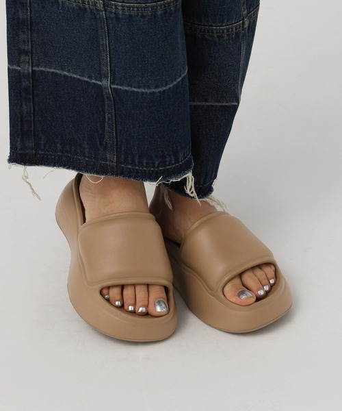 BAYFLOW（ベイフロー）の「プニーフローサンダル（サンダル・レディース・ブラウン/ブラック/アイボリー・SMALL/MEDIUM）」の19枚目の写真