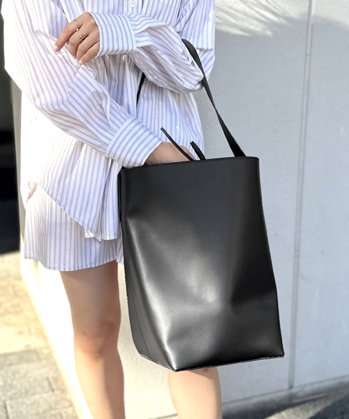 U by SPICK&SPAN（ユーバイスピックアンドスパン）の「【LA SCAIA/ラスカイア】ワンハンドルトートバッグ（ハンドバッグ・レディース・ブラック/ブラウン・FREE）」の8枚目の写真