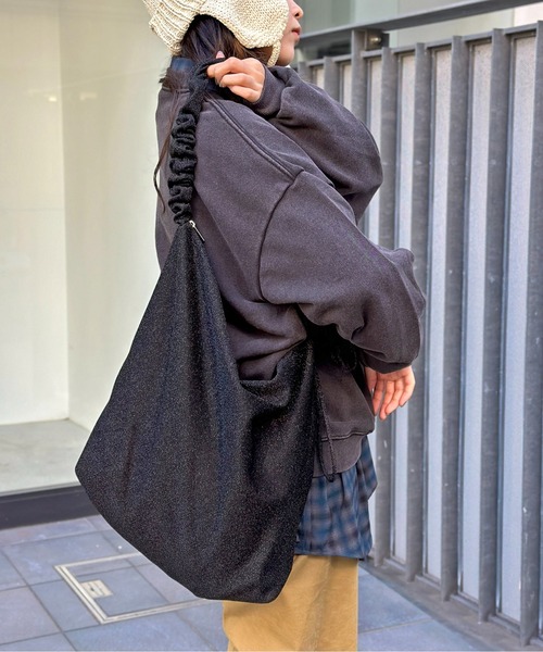 CPCM(シーピーシーエム)の「ラメギャザーショルダー(ショルダーバッグ・レディース・ブラウン/ブラック/シルバー・FREE)」の1枚目の写真