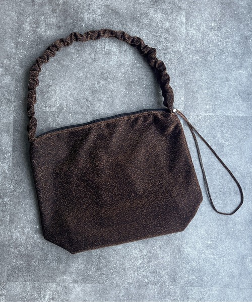 CPCM(シーピーシーエム)の「ラメギャザーショルダー(ショルダーバッグ・レディース・ブラウン/ブラック/シルバー・FREE)」の4枚目の写真