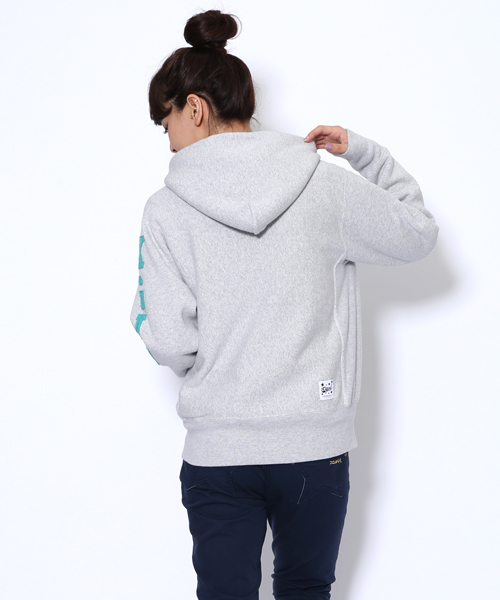 Champion（チャンピオン）の「X-girlxChampion 11.5oz REVERSE WEAVE ZIP HOODIE（パーカー・レディース・ネイビー/ブラック/アッシュ・1/2）」の8枚目の写真
