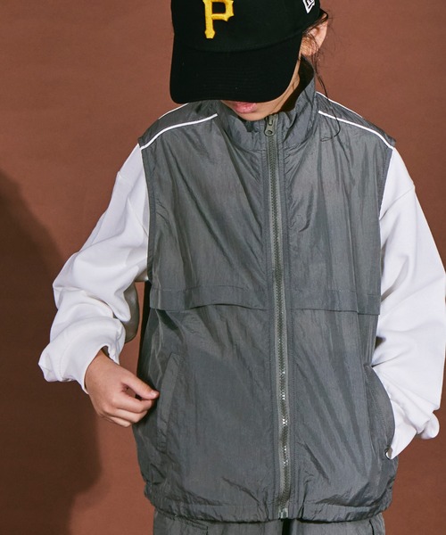 PAIRMANON STREET（ペアマノンストリート）の「【PAIRMANON STREET】【SET UP可】ナイロン パイピング スタンドネック ベスト（ベスト・キッズ・グレー/ブラック/カーキ・140/120/150/130/110/90/100）」の12枚目の写真