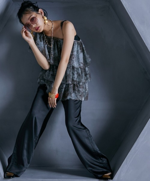 GEVS.(ジェイヴィス)の「<大きいサイズ> テレコキャミソール GEVS.(キャミソール・レディース・ブラック/オフホワイト・3L/4L/5L/L/LL)」の21枚目の写真