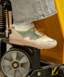 KARHU / "ARIA 95" スニーカー