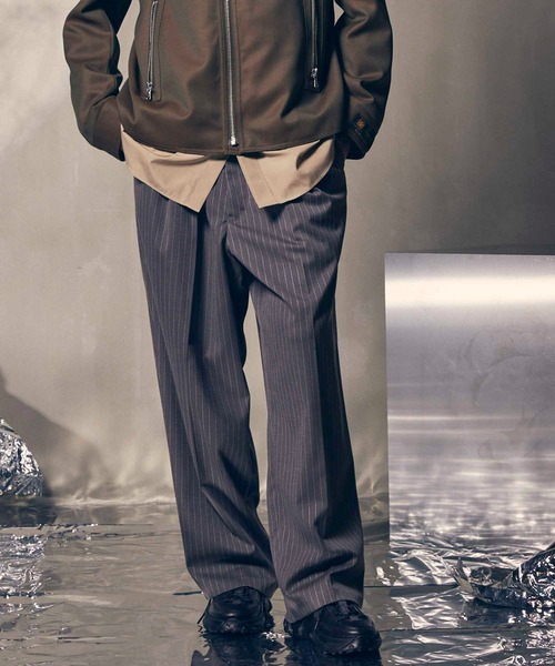 MAISON SPECIAL(メゾンスペシャル)の「《UNISEX》【LIMITED EDITION】Three-Tuck Wide Pants/スリータックワイドパンツ【MAISON SPECIAL/メゾンスペシャル】■セットアップ対応■(その他パンツ・メンズ・ブラウン/ネイビー/ベージュ/チャコールグレー/カーキ/グレイッシュベージュ/ブラック・0/1)」の4枚目の写真