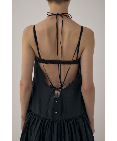 M_（エムアンダーバー）の「フッ素フリーの撥水加工が嬉しい リサイクルナイロン使用　エアーシアーキャミドレス（ワンピース・レディース・ブラック/アイボリー/ライトピンク・FREE）」の16枚目の写真