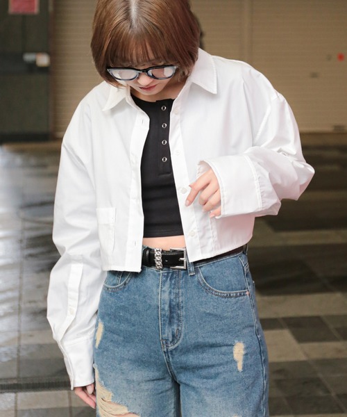 SPINNS(スピンズ)の「長袖ショート丈シャツ(シャツ/ブラウス・レディース・グレイッシュベージュ/ブラック/オフホワイト・ONESIZE)」の5枚目の写真