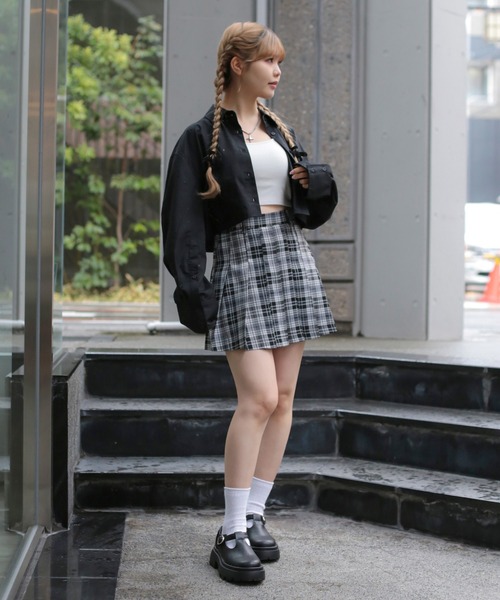 SPINNS(スピンズ)の「長袖ショート丈シャツ(シャツ/ブラウス・レディース・グレイッシュベージュ/ブラック/オフホワイト・ONESIZE)」の21枚目の写真