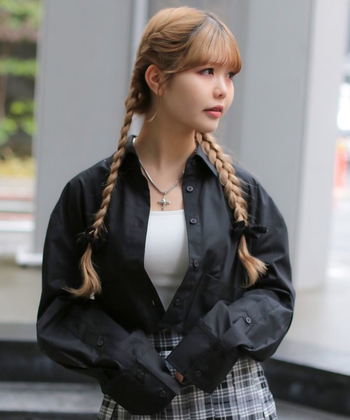 SPINNS(スピンズ)の「長袖ショート丈シャツ(シャツ/ブラウス・レディース・グレイッシュベージュ/ブラック/オフホワイト・ONESIZE)」の18枚目の写真