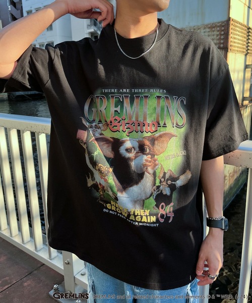 ADPOSION(アドポーション)の「【GREMLINS / グレムリン】ヴィンテージ風フォトプリントTシャツ(Tシャツ/カットソー・レディース・ブラック/ホワイト×ブラック/ホワイト/チャコールグレー・MEDIUM/LARGE/X-LARGE)」の6枚目の写真